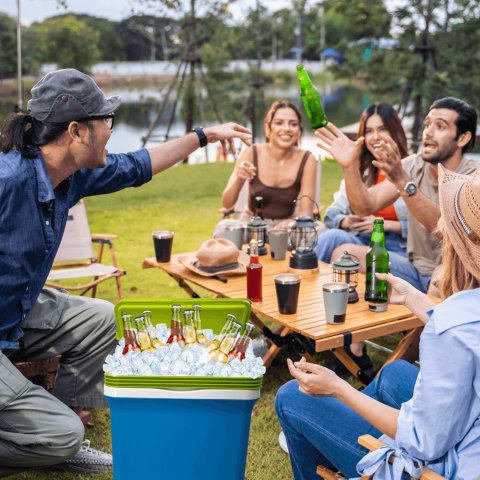 Lodówka turystyczna 22,5L KAMAI FIESTA na wkłady mrożące, błękitna z zieloną pokrywą i uchwytem Lodówka turystyczna 22,5L KAMAI FIESTA na wkłady mrożące, błękitna z zieloną pokrywą i uchwytem