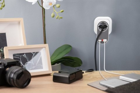 Digitus Universal USB Plug-in Charger with 2 x USB-A Sockets and Integrated Socket | DA-70617 Digitus Universal USB Plug-in Charger with 2 x USB-A Sockets and Integrated Socket | DA-70617