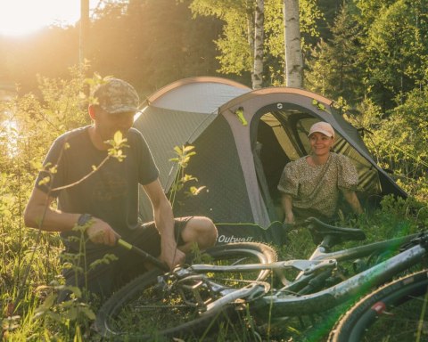 Outwell Earth 5 Plus Two room Tunnet Tent for 5 persons, Green, Grey | Outwell Outwell Earth 5 Plus Two room Tunnet Tent for 5 persons, Green, Grey | Outwell