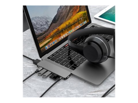 Hyper HyperDrive USB-C 7-in-1 Laptop Form-Fit Hub - Space Grey Hyper HyperDrive USB-C 7-in-1 Laptop Form-Fit Hub - Space Grey