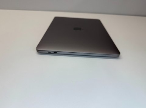 Apple | RENEW Grade B | MacBook Pro 13" (2019) | 13.3" Retina Display | Intel Core i5 | i5-8257U | 8 GB | 256 GB SSD | Intel Iri Apple | RENEW Grade B | MacBook Pro 13" (2019) | 13.3" Retina Display | Intel Core i5 | i5-8257U | 8 GB | 256 GB SSD | Intel Iri